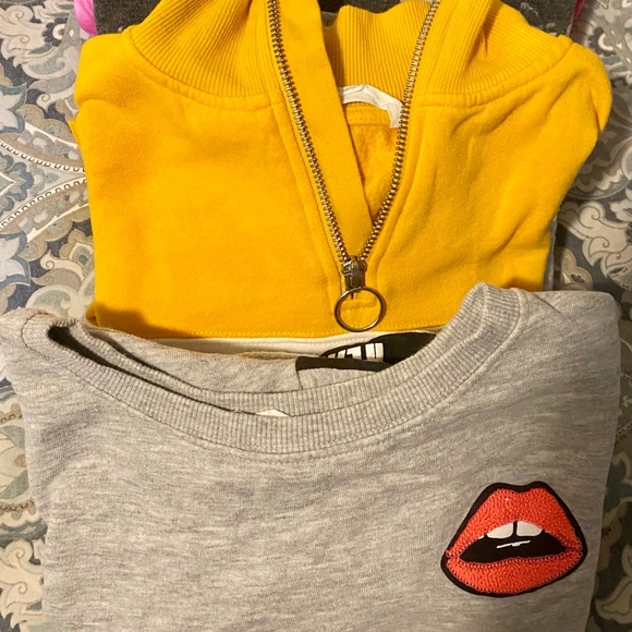 4 cropped sweatshirt EUC. Size XS or Girl size 12 - Picture 2 of 6